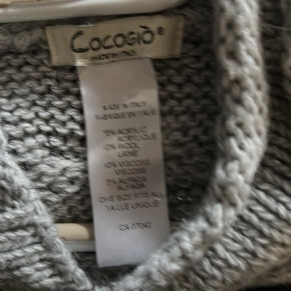 Cocogio ladies grey knit hooded poncho, worn once, great condition! - Picture 3 of 4